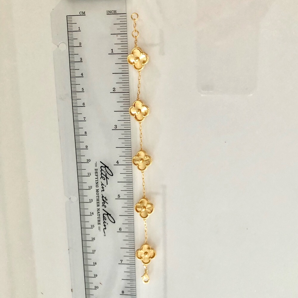 Gold 5 Quatrefoil Clover Motif Bracelet - Picture 6 of 11